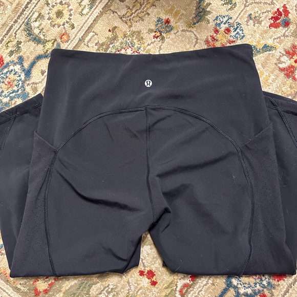 lululemon athletica Pants - Lululemon capri leggings black